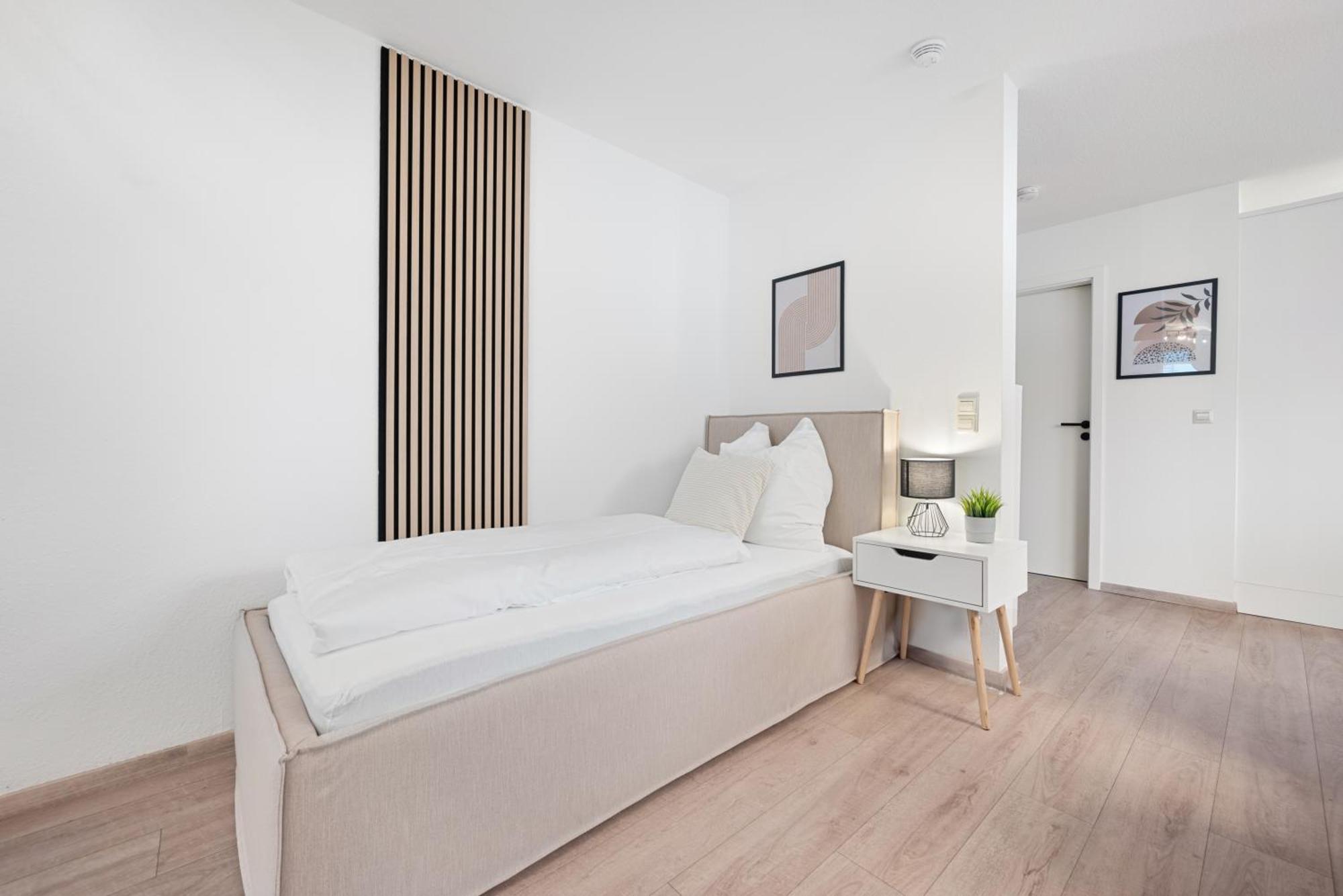 Malu Rooms - Im Stadtzentrum, Smarttv, Netflix, 24H Checkin لودفيغسبرغ المظهر الخارجي الصورة